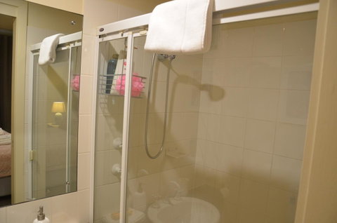 ADELAIDE CENTRAL APARTMENT - 3BR, 2BATH & CARPARK - Accommodation BNB 18