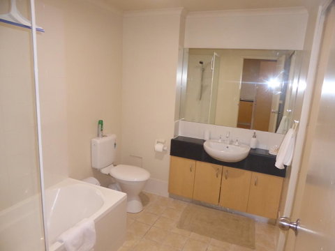 ADELAIDE CENTRAL APARTMENT - 3BR, 2BATH & CARPARK - Accommodation BNB 17
