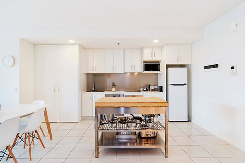 Stylish And Comfortable, Views Over Gouger St! - Accommodation BNB 8
