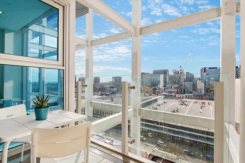 Stylish And Comfortable, Views Over Gouger St! - Accommodation BNB 1
