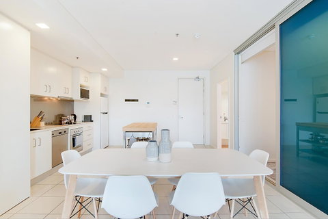 Stylish And Comfortable, Views Over Gouger St! - Accommodation BNB 6