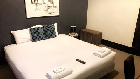 Ambassadors Hotel - Accommodation BNB 36