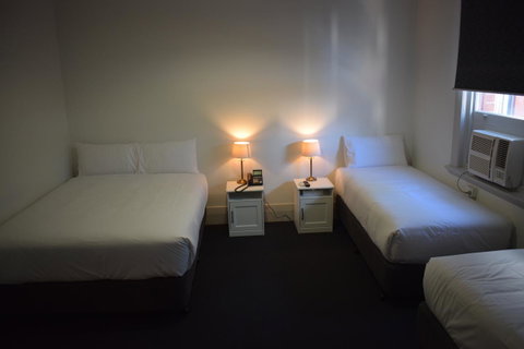 Ambassadors Hotel - Accommodation BNB 15