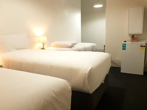 Ambassadors Hotel - Accommodation BNB 5