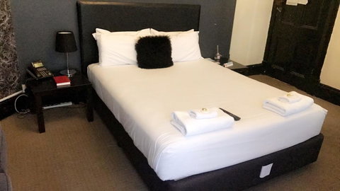 Ambassadors Hotel - Accommodation BNB 39