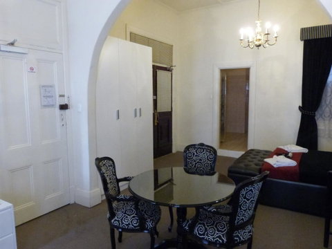 Ambassadors Hotel - Accommodation BNB 44