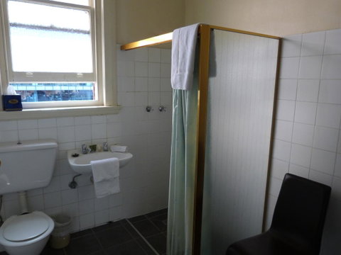 Ambassadors Hotel - Accommodation BNB 14