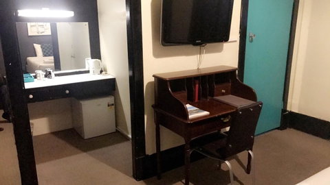 Ambassadors Hotel - Accommodation BNB 35