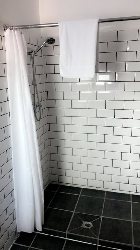 Ambassadors Hotel - Accommodation BNB 21