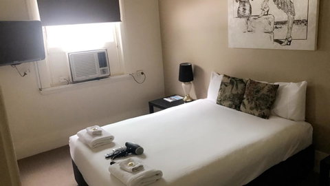 Ambassadors Hotel - Accommodation BNB 33