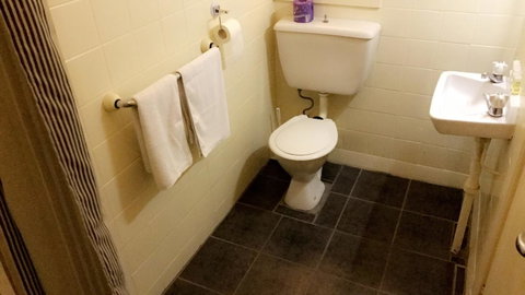 Ambassadors Hotel - Accommodation BNB 41
