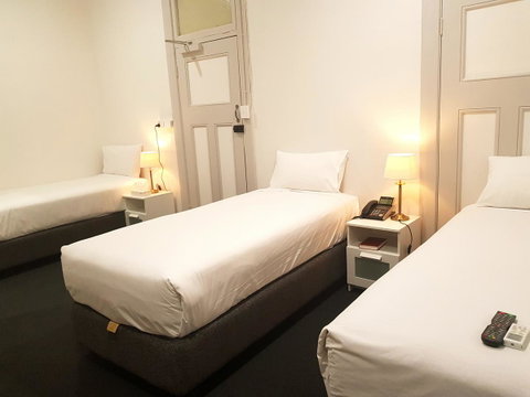 Ambassadors Hotel - Accommodation BNB 7