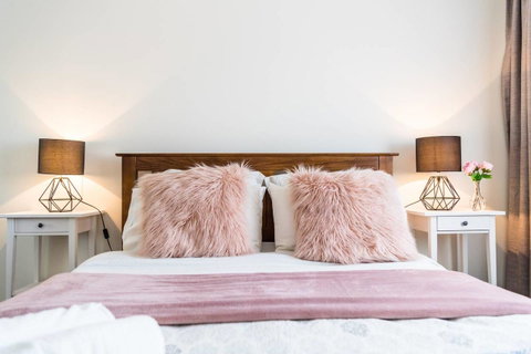 Executive 3 Bedroom Apartment + Internet + Parking - Accommodation BNB 36