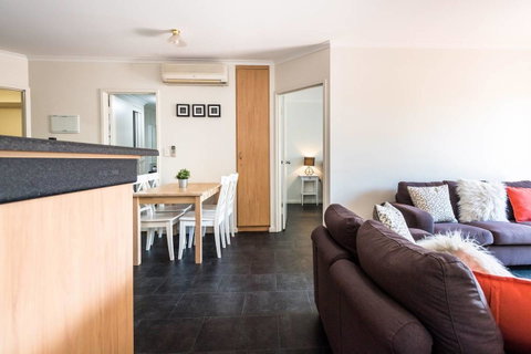 Executive 3 Bedroom Apartment + Internet + Parking - Accommodation BNB 19