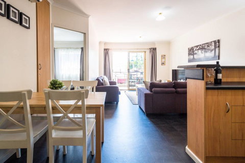 Executive 3 Bedroom Apartment + Internet + Parking - Accommodation BNB 21