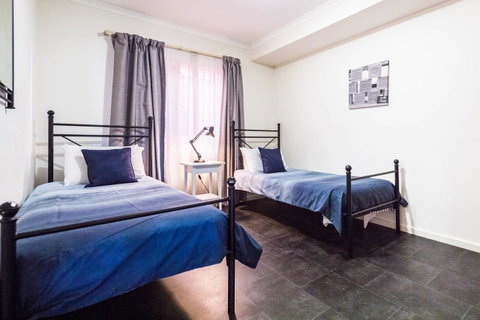 Executive 3 Bedroom Apartment + Internet + Parking - Accommodation BNB 16