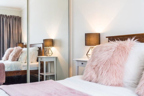 Executive 3 Bedroom Apartment + Internet + Parking - Accommodation BNB 12