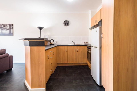 Executive 3 Bedroom Apartment + Internet + Parking - Accommodation BNB 5
