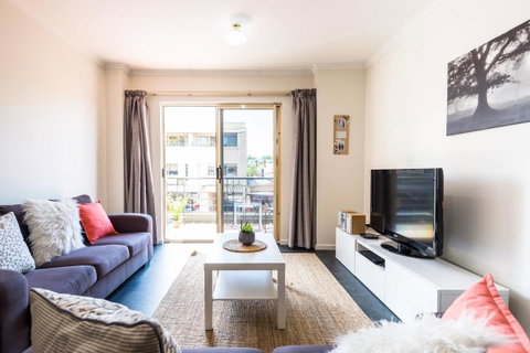 Executive 3 Bedroom Apartment + Internet + Parking - Accommodation BNB 2