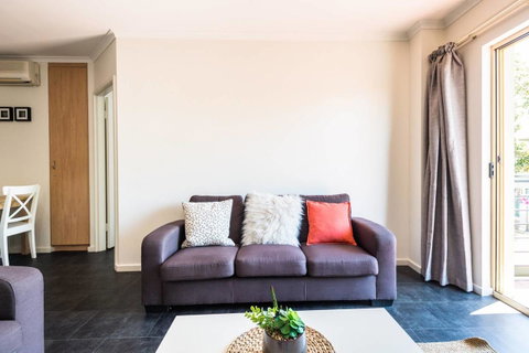 Executive 3 Bedroom Apartment + Internet + Parking - Accommodation BNB 20