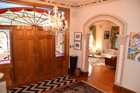Grand Bluestone Mansion - Accommodation BNB 3