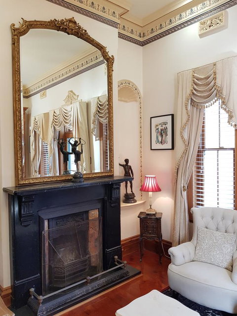 Grand Bluestone Mansion - Accommodation BNB 5