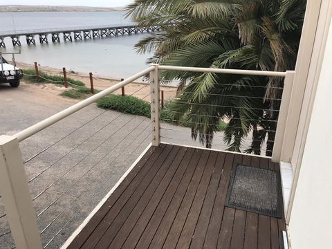 Beachside & Jetty View Apartment 6 - Captain\'s Apt - Accommodation BNB 10