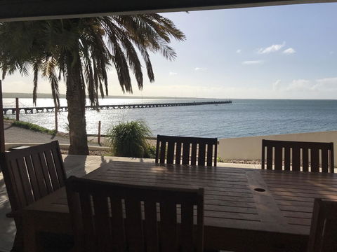 Beachside & Jetty View Apartment 6 - Captain\'s Apt - Accommodation BNB 0