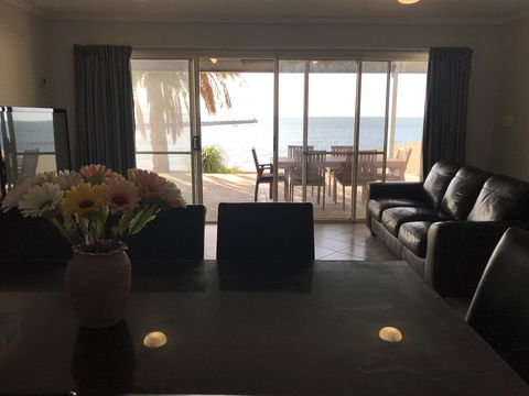 Beachside & Jetty View Apartment 6 - Captain\'s Apt - Accommodation BNB 31