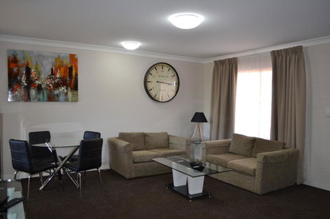 Cattlemans Country Motor Inn & Serviced Apartments - Accommodation BNB 41