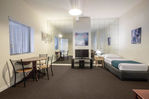 Greenways Apartments - Accommodation BNB 0