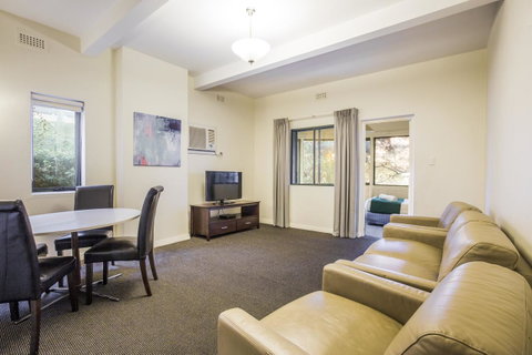 Greenways Apartments - Accommodation BNB 7