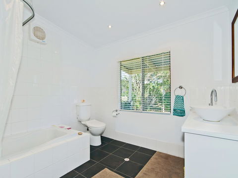 Boat House - Accommodation BNB 8