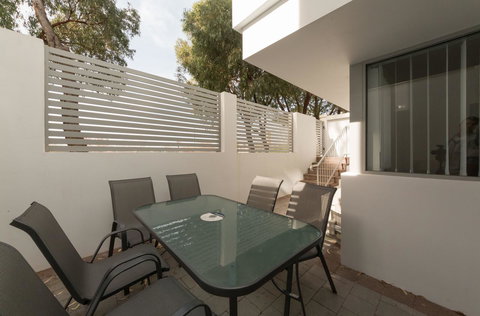 Yaran Suites - Accommodation BNB 21