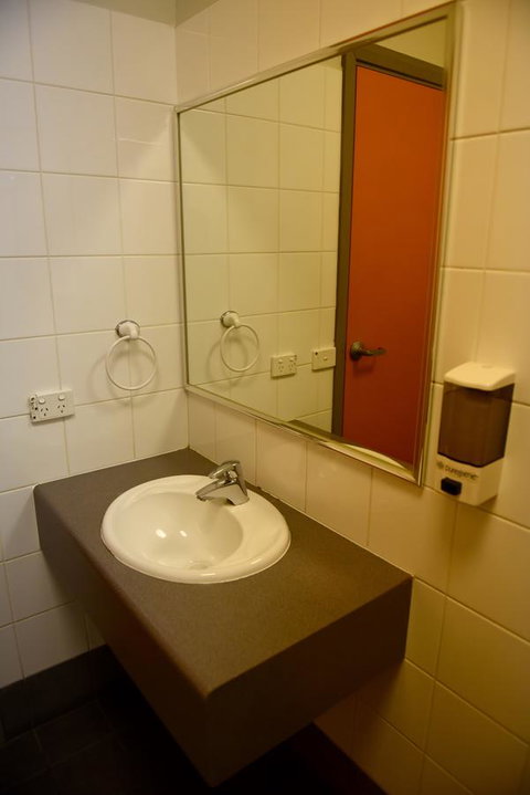 The Emperors Crown Hostel - Accommodation BNB 36