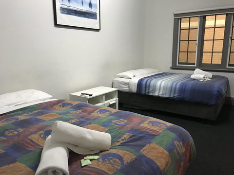 The Emperors Crown Hostel - Accommodation BNB 8