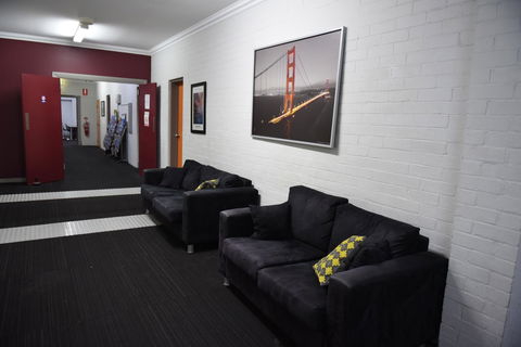 The Emperors Crown Hostel - Accommodation BNB 9