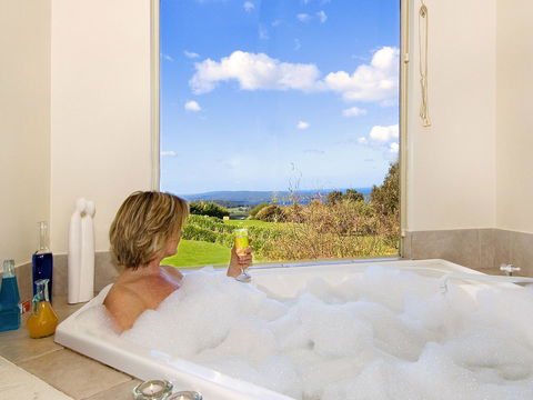 Chimes Spa Retreat - Accommodation BNB 35