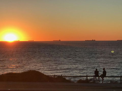 Cottesloe Beachfront Ocean View Apartment - Accommodation BNB 18