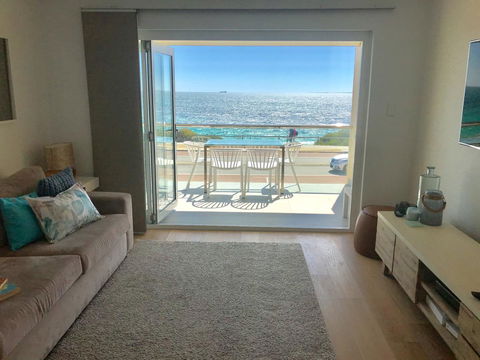 Cottesloe Beachfront Ocean View Apartment - Accommodation BNB 0