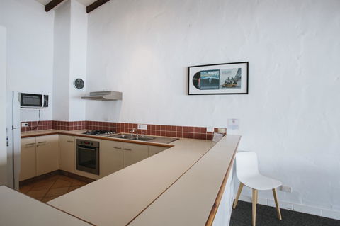 Canal Rocks Beachfront Apartments - Accommodation BNB 25
