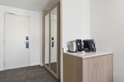 Metro Hotel Perth - Accommodation BNB 1