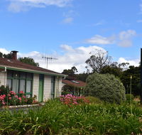 Valley Views Motel  Chalets - Accommodation BNB