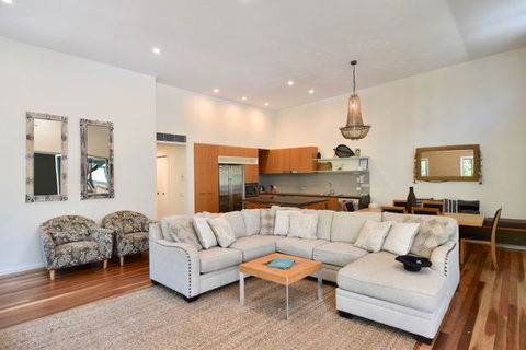 East On Byron - Accommodation BNB 13