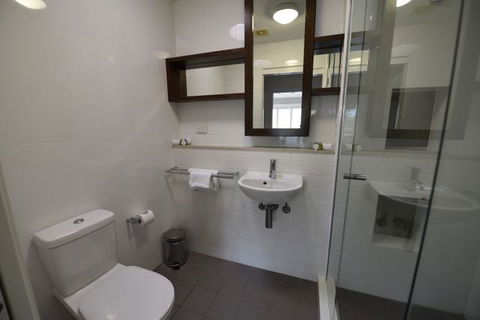 East On Byron - Accommodation BNB 9