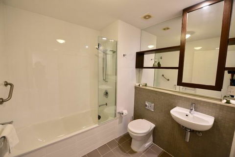 East On Byron - Accommodation BNB 6