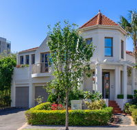 Kensington Self-Contained Modern House 89BROM - Accommodation BNB