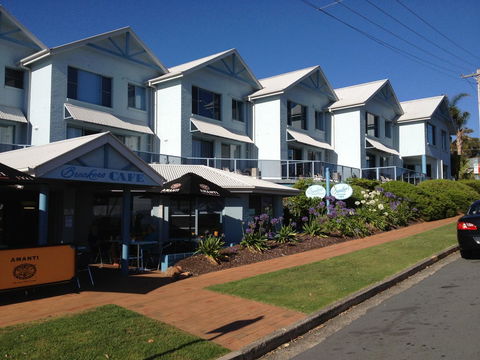 Breakers Apartments - Accommodation BNB 0