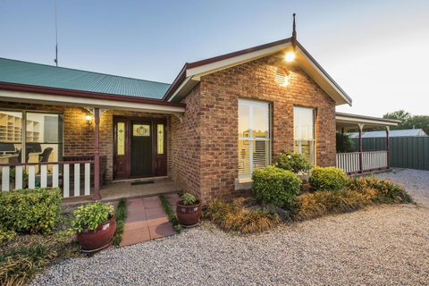 Colonial Court Villas - Accommodation BNB 1