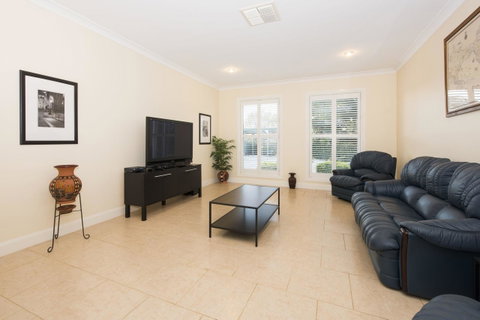 Colonial Court Villas - Accommodation BNB 8